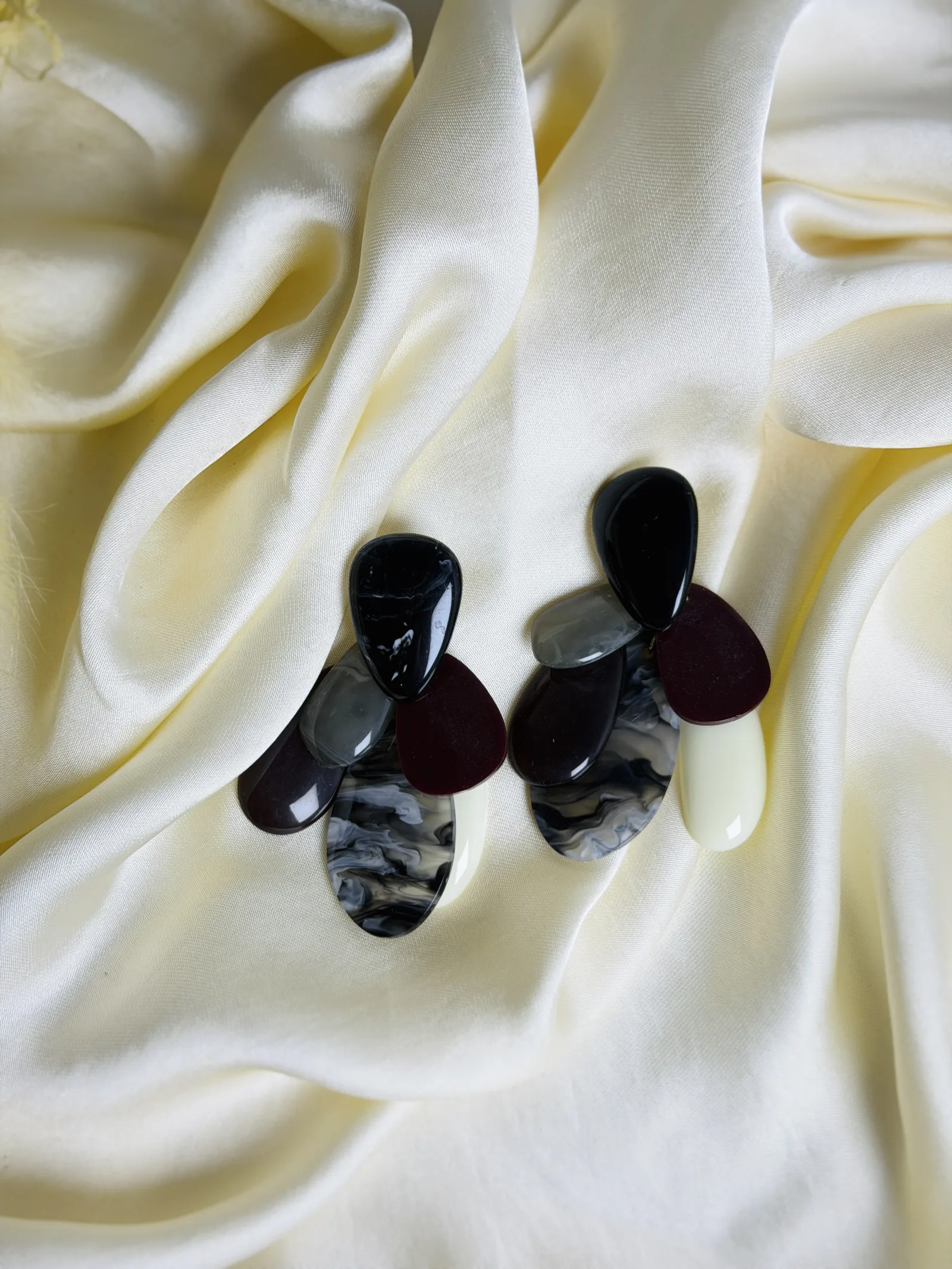 Füme Bordo Krem Karışık Sallantılı Küpe