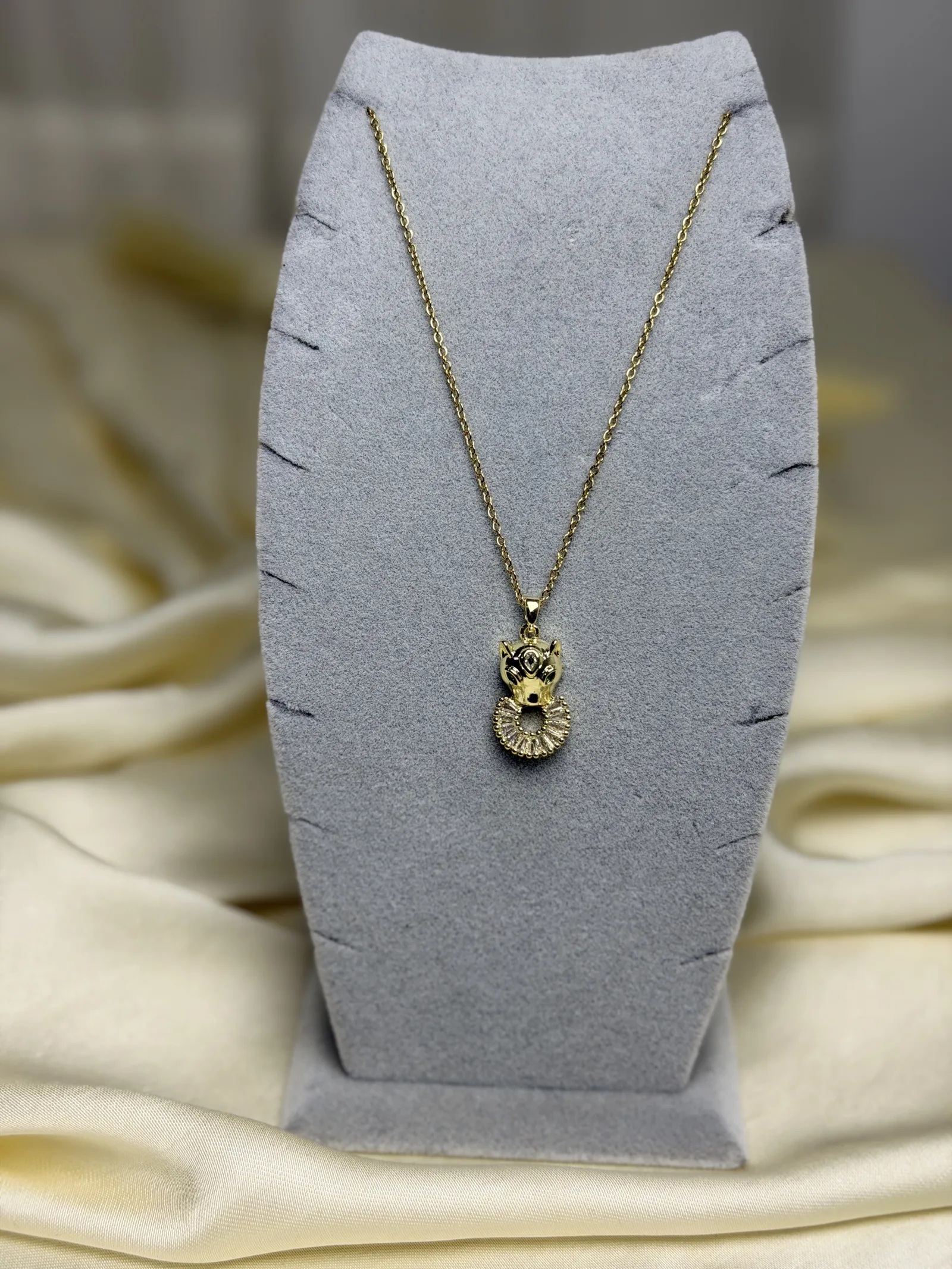 Gold Kurt Başı Kolye