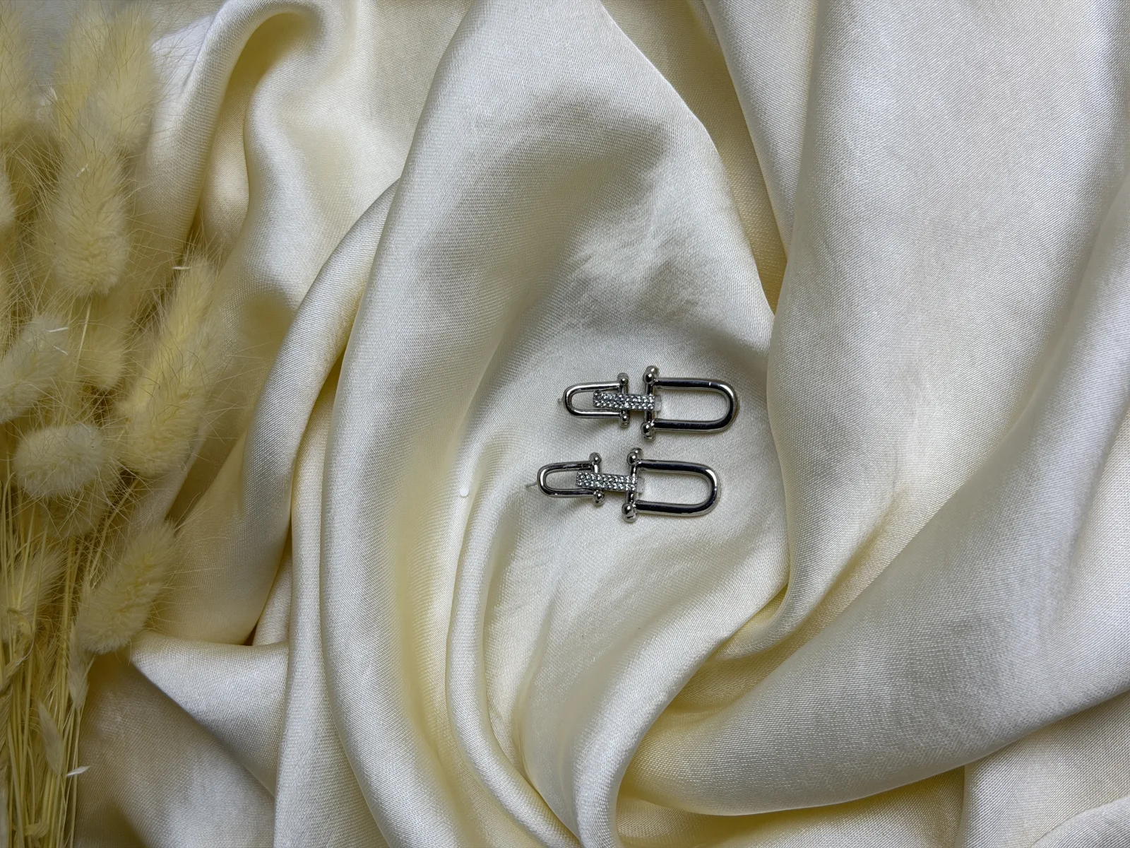 Silver Taşlı Çelik Küpe